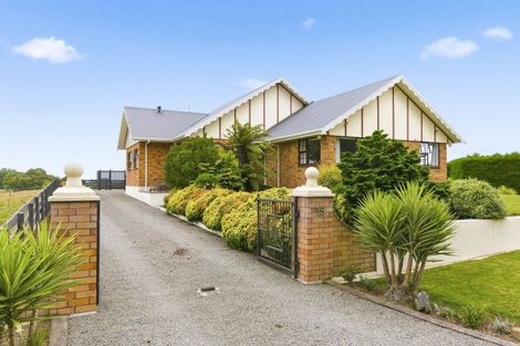 Photo of property in 15 Koputaroa Road, Levin, 5575