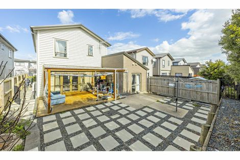 Photo of property in 22 Taiaapure Street, Weymouth, Auckland, 2103