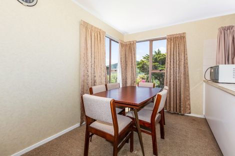 Photo of property in 71 Fyvie Avenue, Tawa, Wellington, 5028