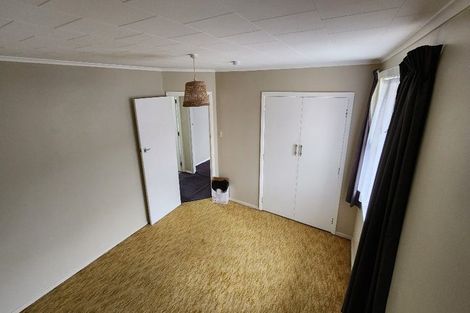 Photo of property in 2/6 Moeraki Road, Maoribank, Upper Hutt, 5018