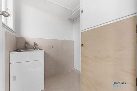 Photo of property in 1/52 Harrington Road, Henderson, Auckland, 0610