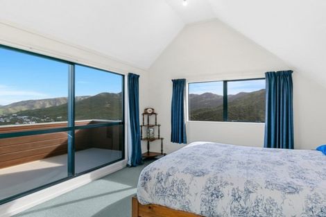 Photo of property in 9 Kapil Grove, Khandallah, Wellington, 6035