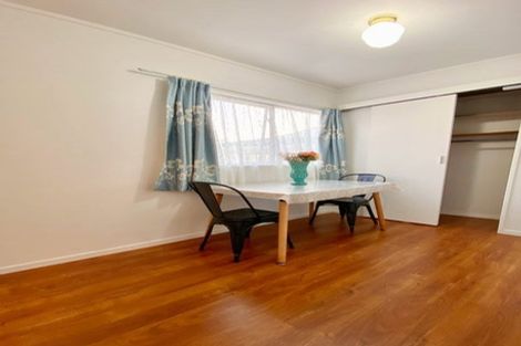 Photo of property in 2/175 Bradbury Road, Highland Park, Auckland, 2010
