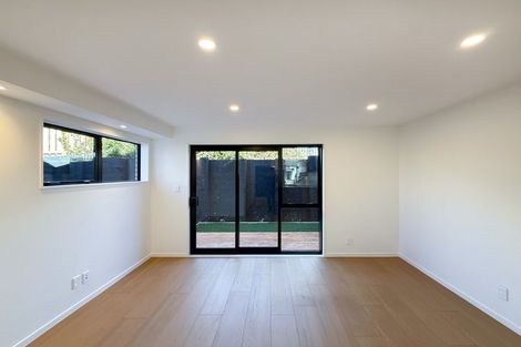Photo of property in 2/7 Peverill Crescent, Papatoetoe, Auckland, 2025