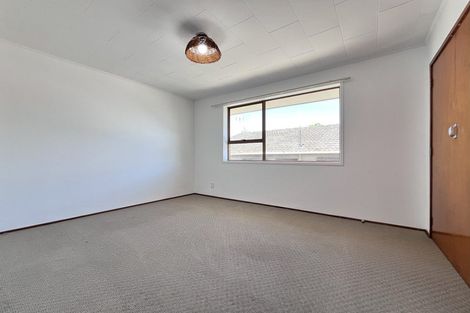 Photo of property in 28 Butterworth Drive, Glendene, Auckland, 0602