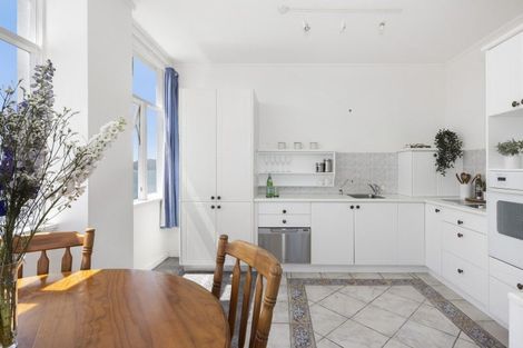 Photo of property in Rona House, 33 Rimu Street, Eastbourne, Lower Hutt, 5013