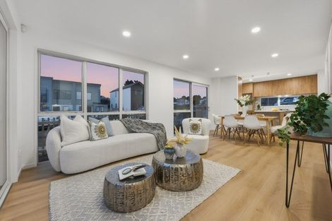 Photo of property in 6a Kaimai Avenue, Massey, 0614