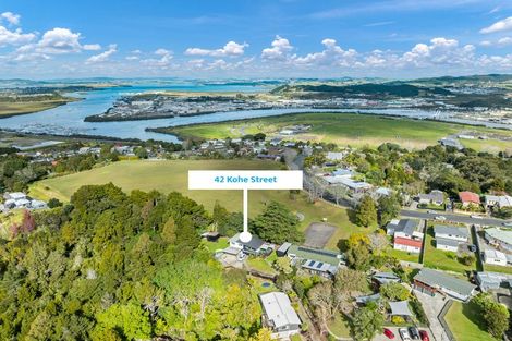 Photo of property in 42 Kohe Street, Parahaki, Whangarei, 0112