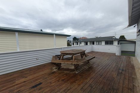 Photo of property in 2 Wattle Street, New Lynn, Auckland, 0600