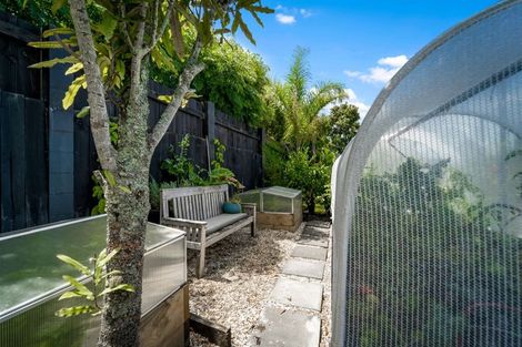 Photo of property in 27 Macnay Way, Murrays Bay, Auckland, 0630