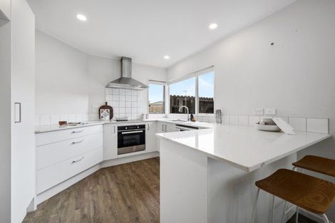 Photo of property in 54 Walworth Avenue, Pakuranga Heights, Auckland, 2010