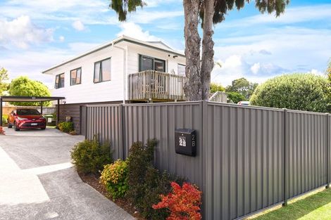Photo of property in 2b Porter Avenue, Te Atatu South, Auckland, 0610