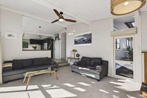 Photo of property in 25 Waiwera Place, Merrilands, New Plymouth, 4312