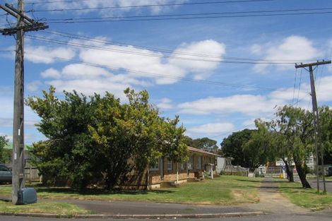 Photo of property in 1/25 Point England Road, Point England, Auckland, 1072
