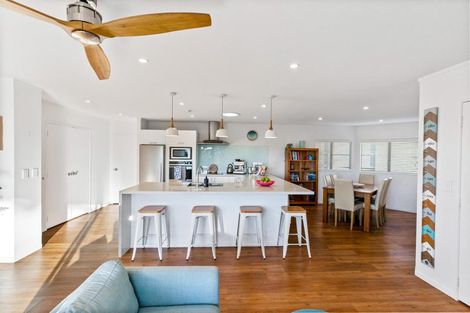 Photo of property in 22 Matisse Drive, West Harbour, Auckland, 0618