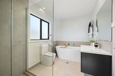 Photo of property in 2/44 Rose Berry Crescent, Flagstaff, Hamilton, 3210