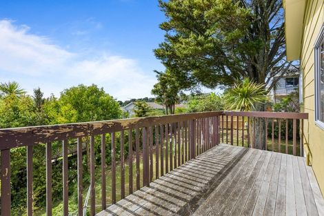 Photo of property in 10 Tusac Place, Totara Vale, Auckland, 0627