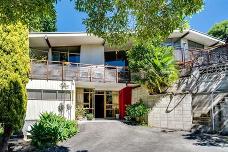 Photo of property in 16 Burns Road, Hospital Hill, Napier, 4110