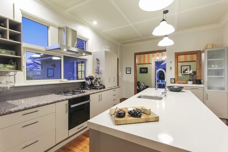 Photo of property in 32 Barrett Street, Westown, New Plymouth, 4310