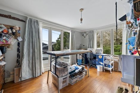 Photo of property in 18 Ridge Lane, New Plymouth, 4310