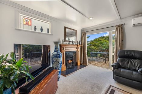 Photo of property in 1032 Scenic Drive North, Swanson, Auckland, 0816