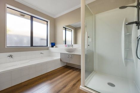 Photo of property in 48 Magellan Rise, Flagstaff, Hamilton, 3210