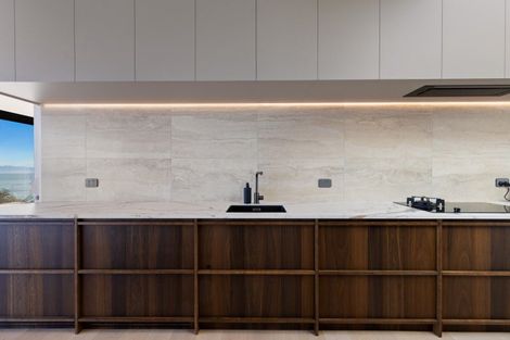 Photo of property in 82 Princes Drive, Britannia Heights, Nelson, 7010