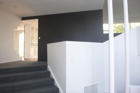 Photo of property in 18 London Road, Korokoro, Lower Hutt, 5012