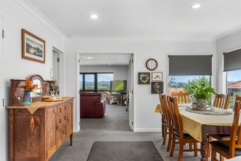 Photo of property in 8 Tironui Terrace, Western Heights, Hamilton, 3200
