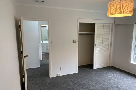 Photo of property in 1/190 Queen Street, Northcote Point, Auckland, 0627