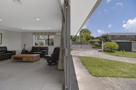 Photo of property in 9a Wilton Street, Westown, New Plymouth, 4310