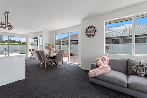 Photo of property in 13 Kakariki Drive, Coastlands, Whakatane, 3120