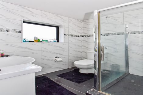 Photo of property in 7 Clendon Place, Manurewa, Auckland, 2102