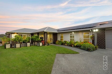 Photo of property in 96 Pohutukawa Parade, Riverhead, 0820