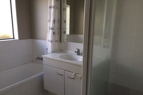 Photo of property in 11/43 Fruitvale Road, New Lynn, Auckland, 0600