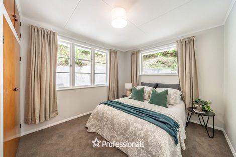 Photo of property in 11 Hill Grove, Naenae, Lower Hutt, 5011