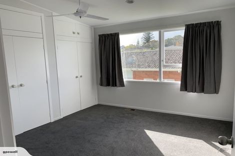 Photo of property in 5 Knightsbridge Drive, Forrest Hill, Auckland, 0620