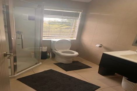 Photo of property in 9 Keating Rise, Northcross, Auckland, 0632