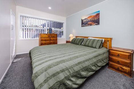 Photo of property in 6 Lucas Place, Weymouth, Auckland, 2103