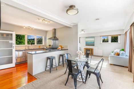 Photo of property in 52 Sylvan Crescent, Te Atatu South, Auckland, 0610