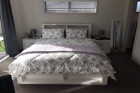 Photo of property in 93 Riverstone Drive, Riverstone Terraces, Upper Hutt, 5018