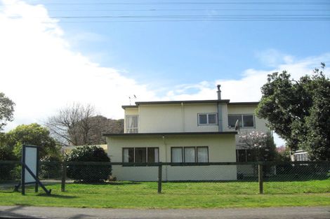 Photo of property in 327 Clifton Road, Te Awanga, 4102