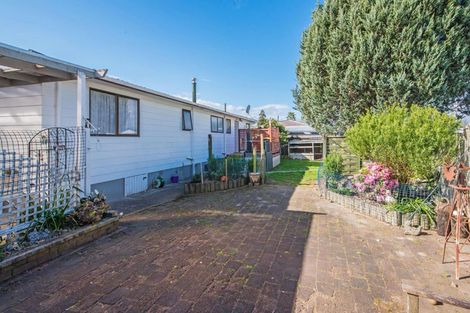 Photo of property in 14 Le Havre Place, Takanini, 2112