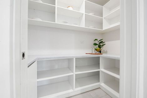 Photo of property in 23 Sydney Place, Flagstaff, Hamilton, 3210