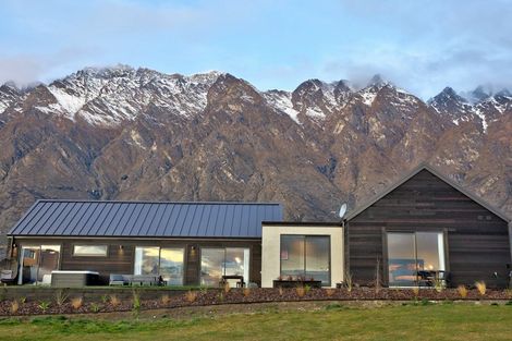 Photo of property in 1 Cunninghams Drive, Jacks Point, Queenstown, 9371