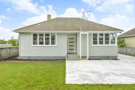 Photo of property in 82 Holland Road, Fairfield, Hamilton, 3214