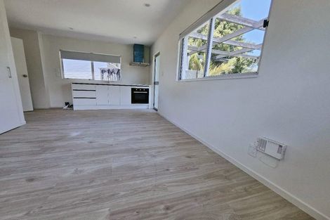 Photo of property in 69a Farquhar Road, Glendene, Auckland, 0602