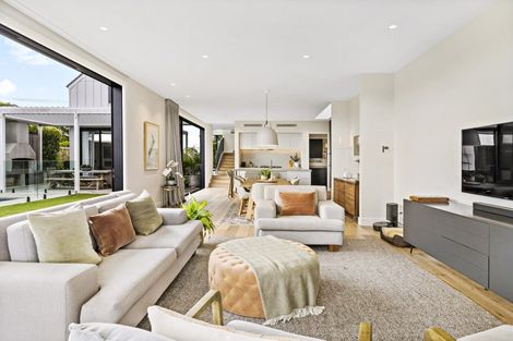 Photo of property in 71a Ngataringa Road, Devonport, Auckland, 0624