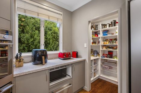 Photo of property in 37 Burrows Street, Tauranga South, Tauranga, 3112