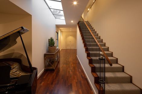 Photo of property in 2 Garden Road, Merivale, Christchurch, 8014